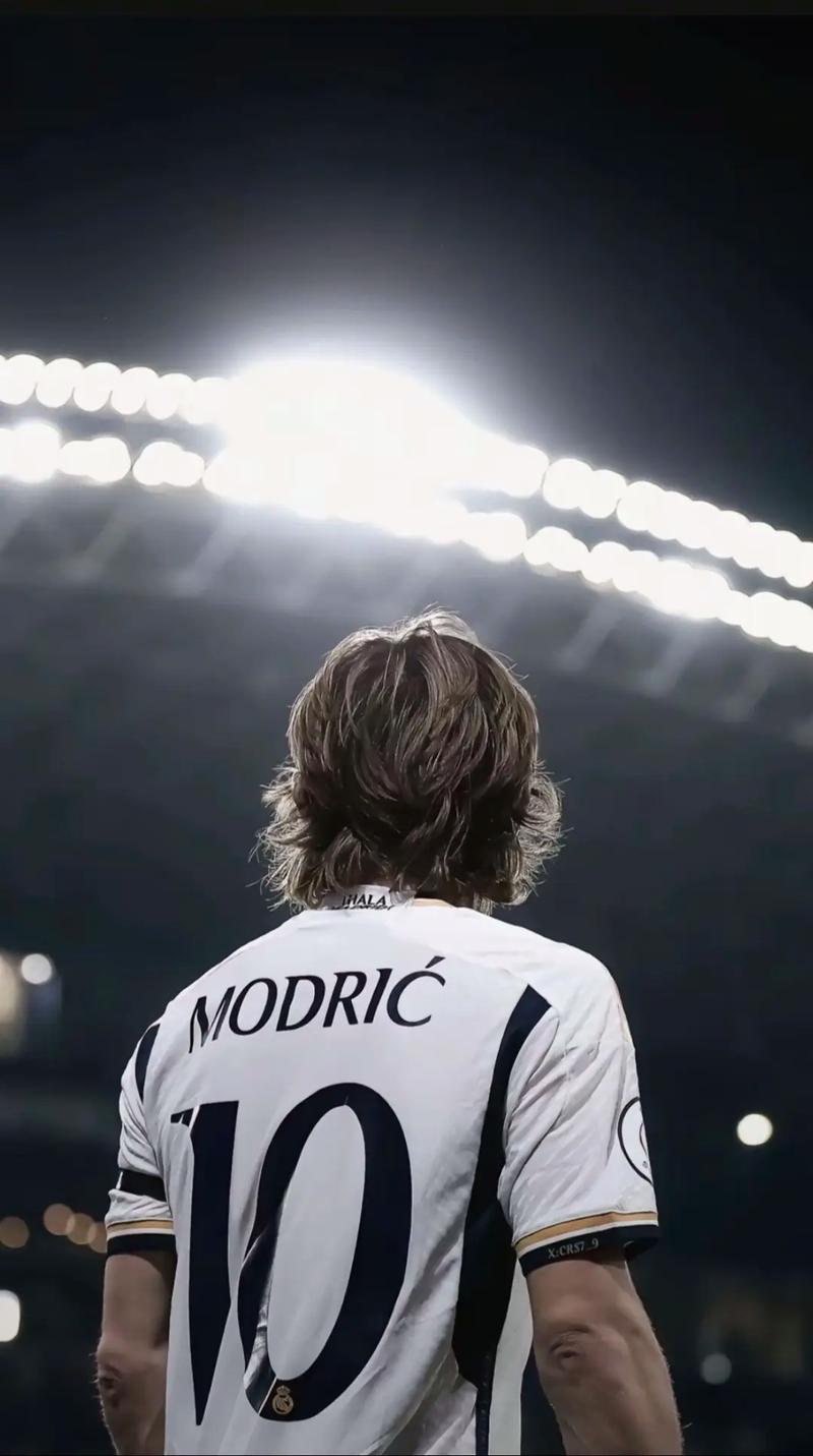 罗体：罗马希望先租后买签法比奥-席尔瓦，狼队要1500万欧